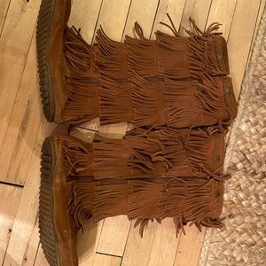 Minnetonka fringe boots